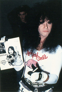 Eric Carr backstage 1988